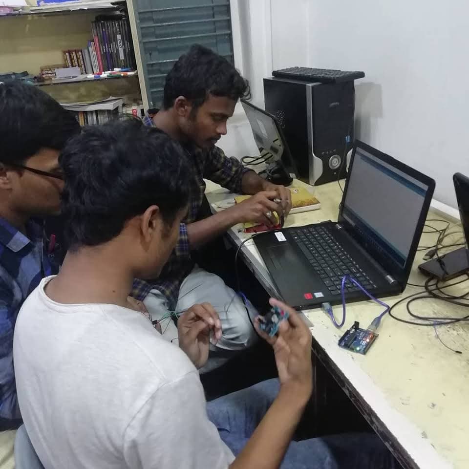 Prince Infotech Guduvanchery - AWS , CCNA PYTHON JAVA DOT NET LABS photo 4